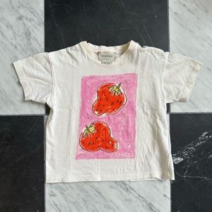 Gucci Toddler Uni size 12/18 Months Strawberry T shirt Cotton